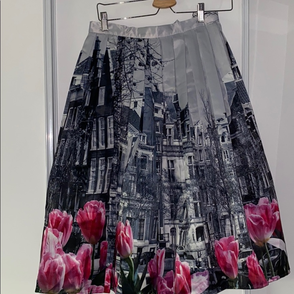 Patterned pleated fancy retro skirt small